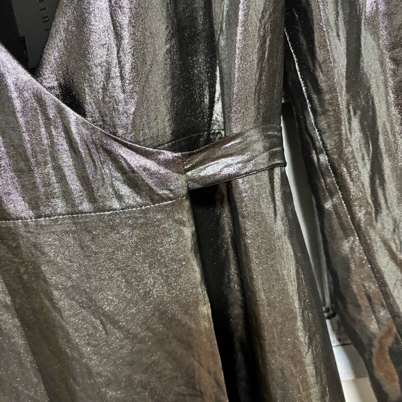 Gianni Bini Noa Lame Silver Metallic V-Neck Long Sleeve Wrap Party Dress NWT - Picture 9 of 11